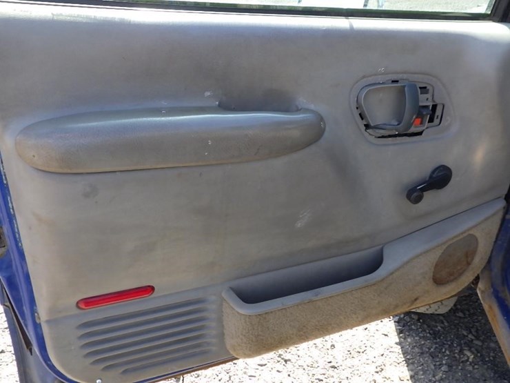 1996-gmc-3500-image-25