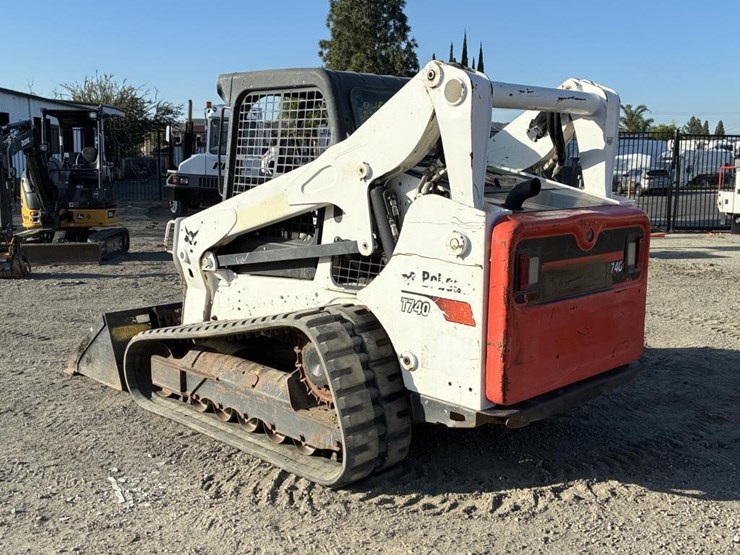 2018-bobcat-t740-image-4