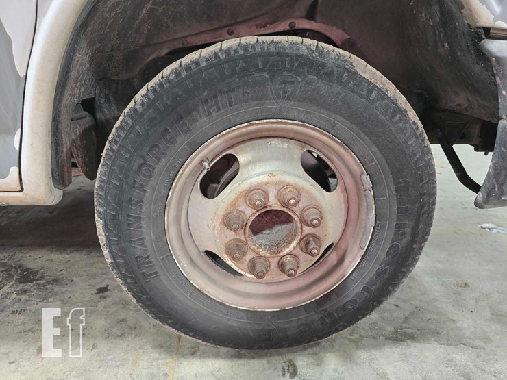 2005-gmc-savana-g3500-image-22