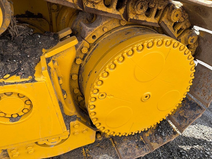 2019-deere-850k-lt-image-12