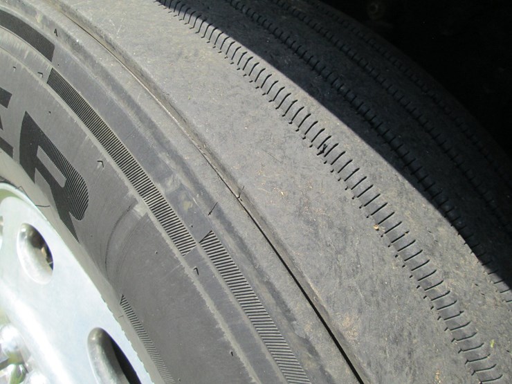 2008-peterbilt-389-image-17