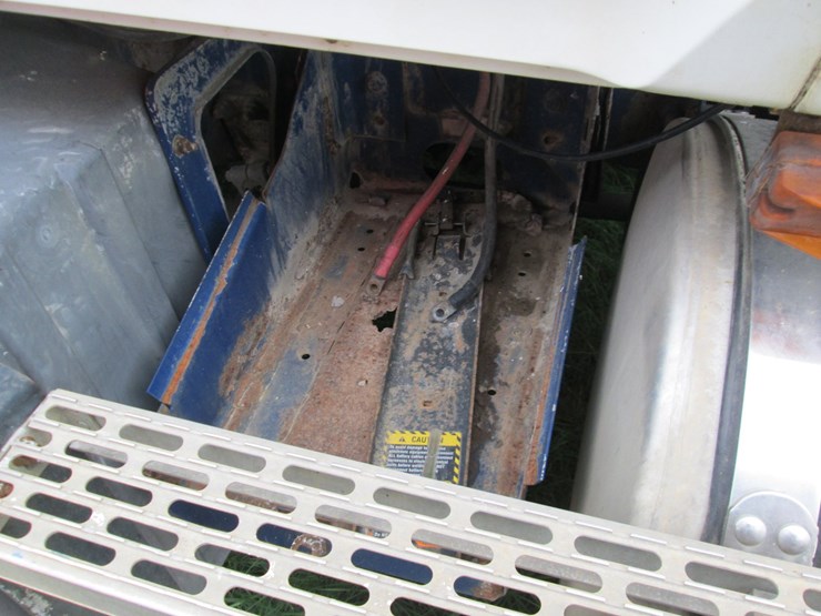 #46168-•-inop-2006-mack-613-vision-t/a-daycab-truck-tractor-1m1ak06yx6n010204-image-31