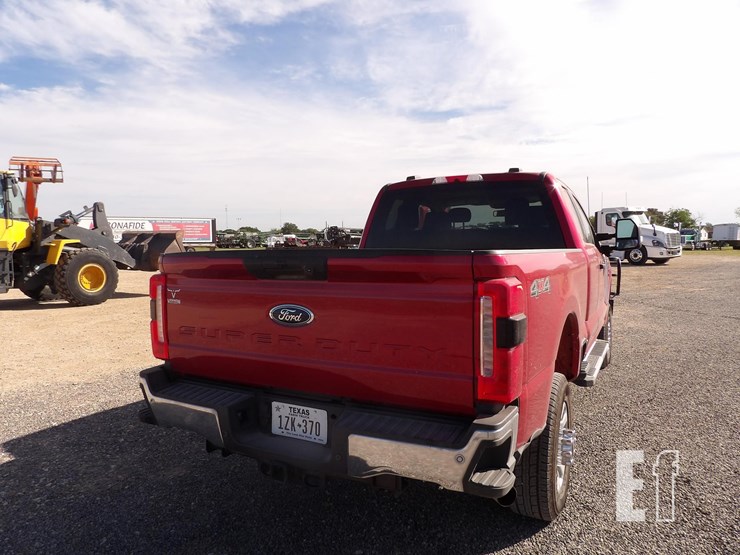 2023-ford-f250-image-13