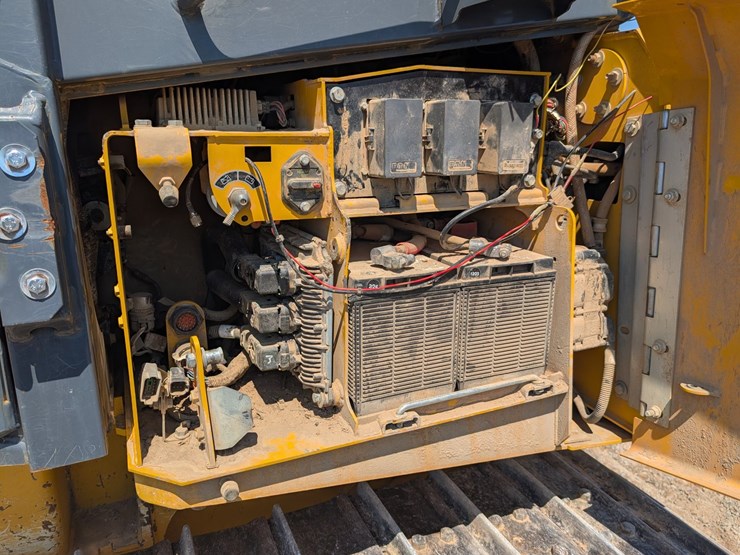 deere-650k-xlt-image-20