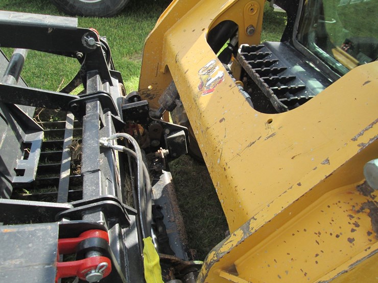 2022-caterpillar-259d3-image-24