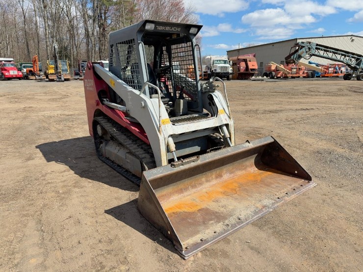 2013-takeuchi-tl230-image-7