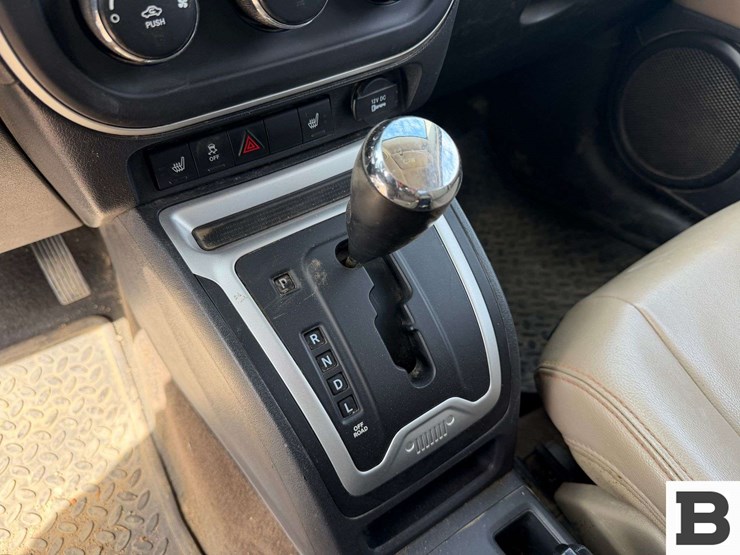 2014-jeep-compass-image-21