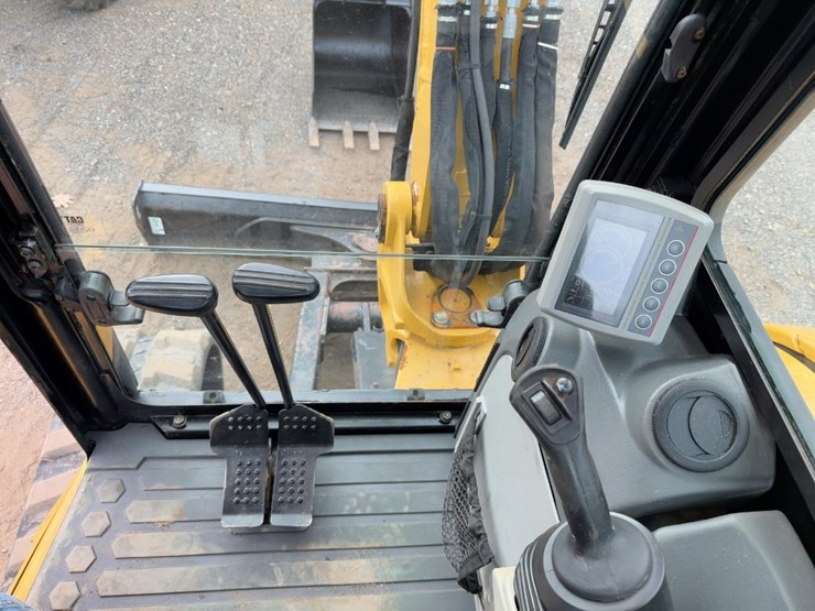 2017-caterpillar-305e2-cr-image-31