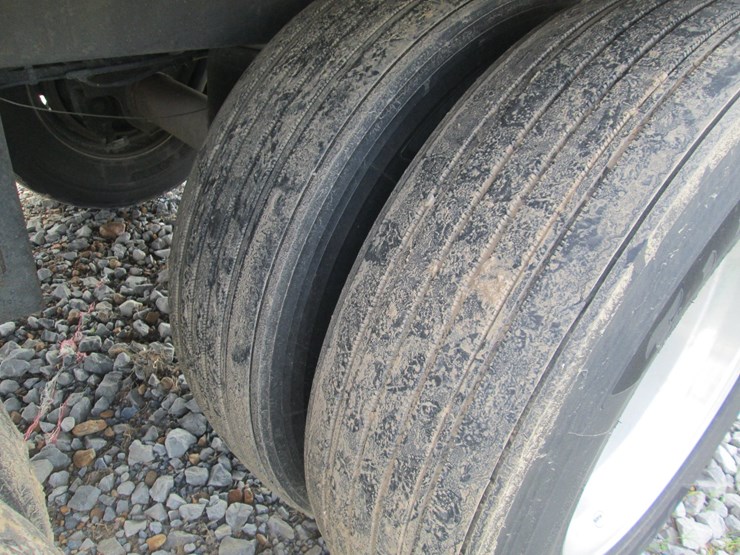 2007-utility-4000dx-image-12