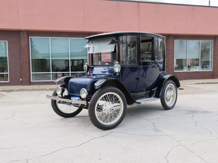 1918-detroit-model-74-brougham-electric-car-image-3
