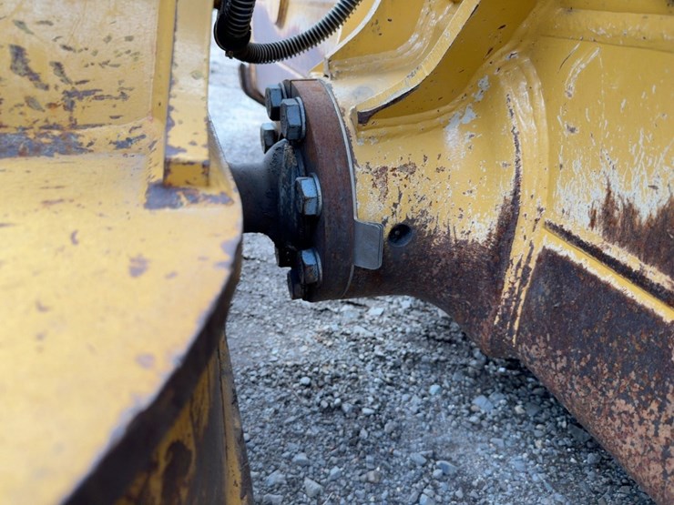 2016-caterpillar-d6k2-xl-image-13