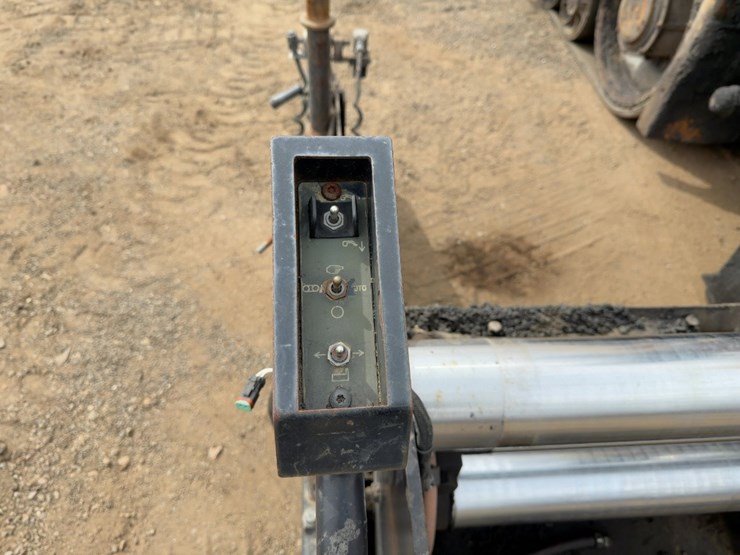 2010-caterpillar-ap-555e-image-36