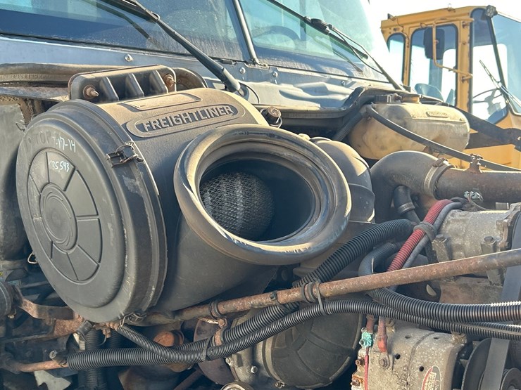 2002-massey-ferguson-8-image-53