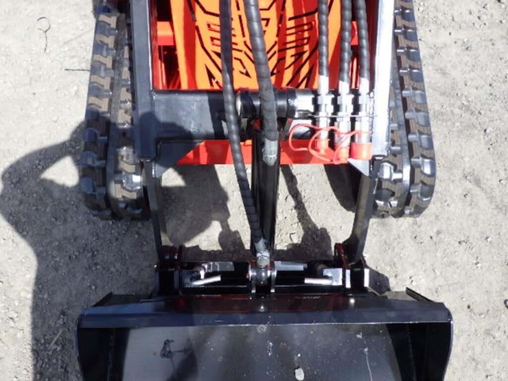 2026-sdlanch-ssl580-skid-steer-tracked-loader-image-6