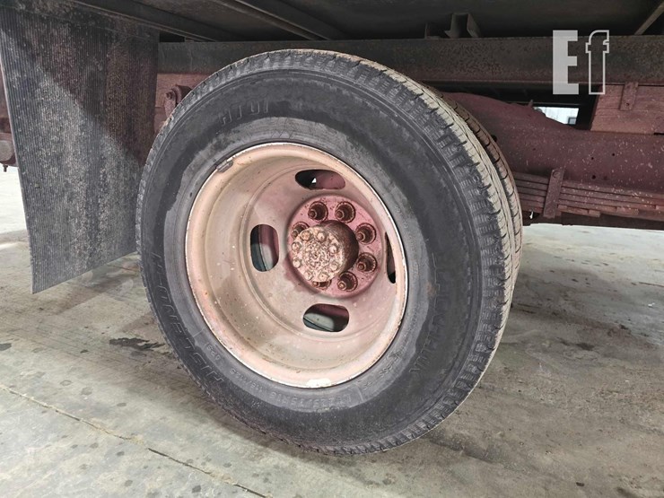 2005-gmc-savana-g3500-image-21