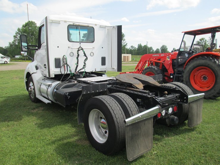 2020-kenworth-t680-image-4