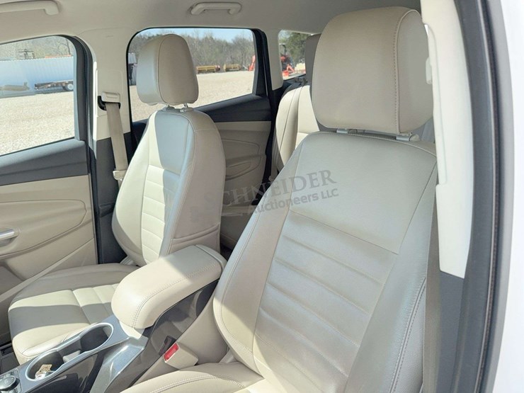 2014-ford-escape-titanium-image-45