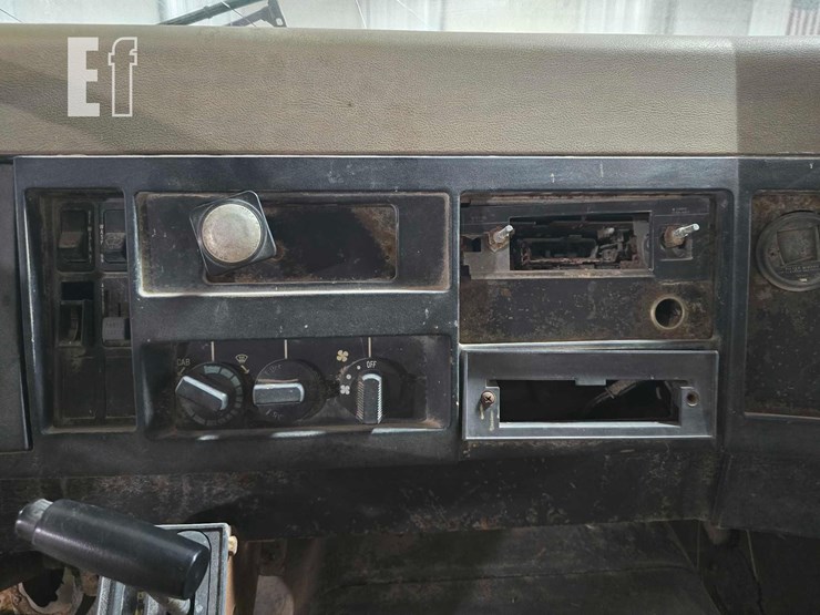 1990-international-4900-image-14