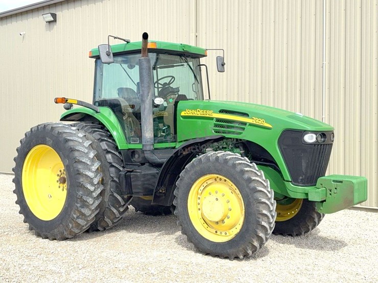 john-deere-200-image-1
