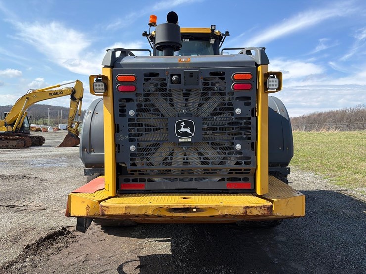 2022-john-deere-844-image-7