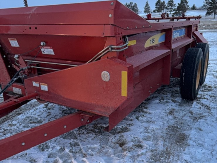 new-holland-195-image-10