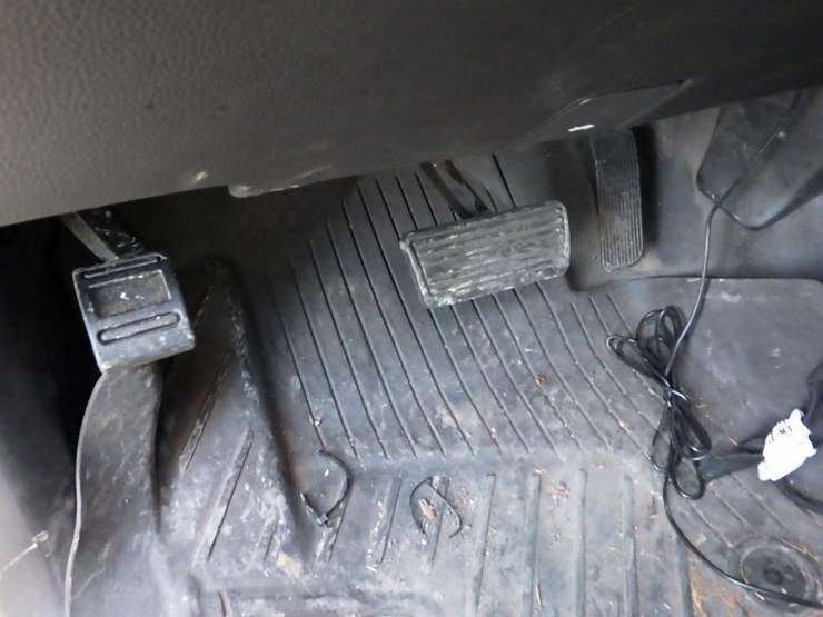 2017-chevrolet-tahoe-image-32