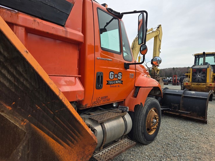 2002-international-7300-image-22