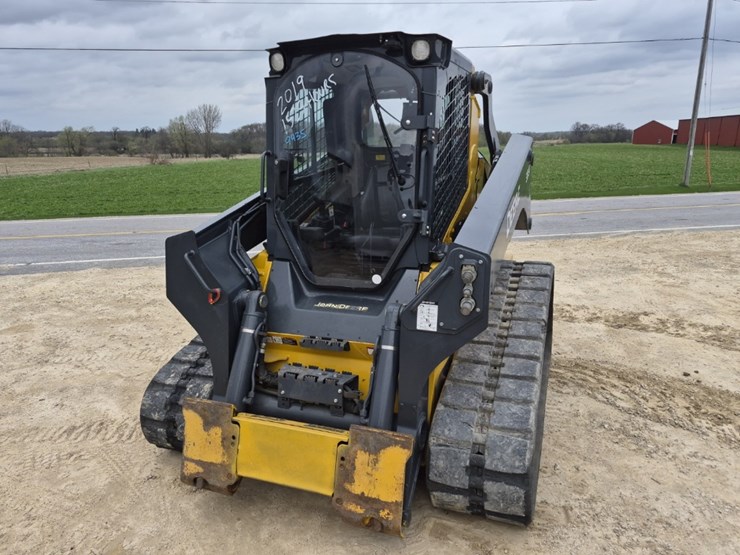 2019-deere-333g-image-3