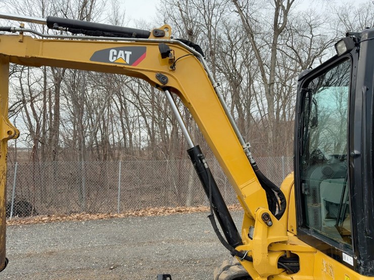 2017-caterpillar-305e2-cr-image-15