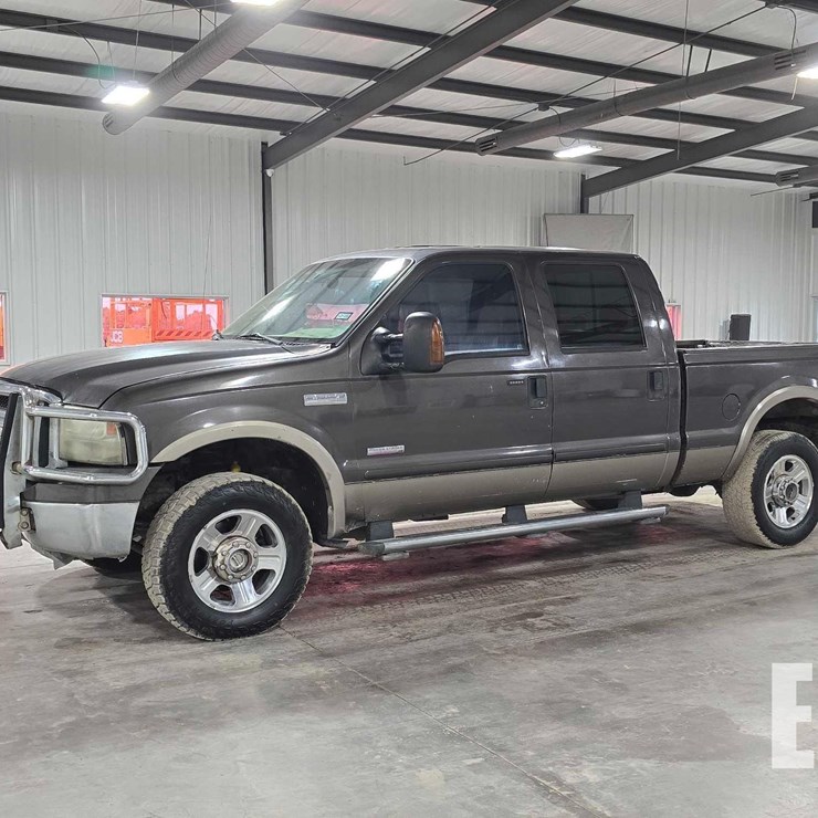 2005 FORD F250 LARIAT