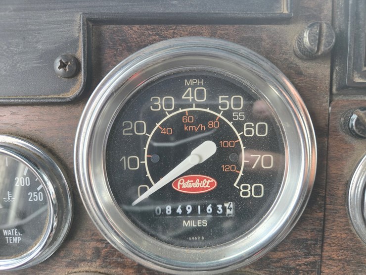 1991-peterbilt-357-image-66