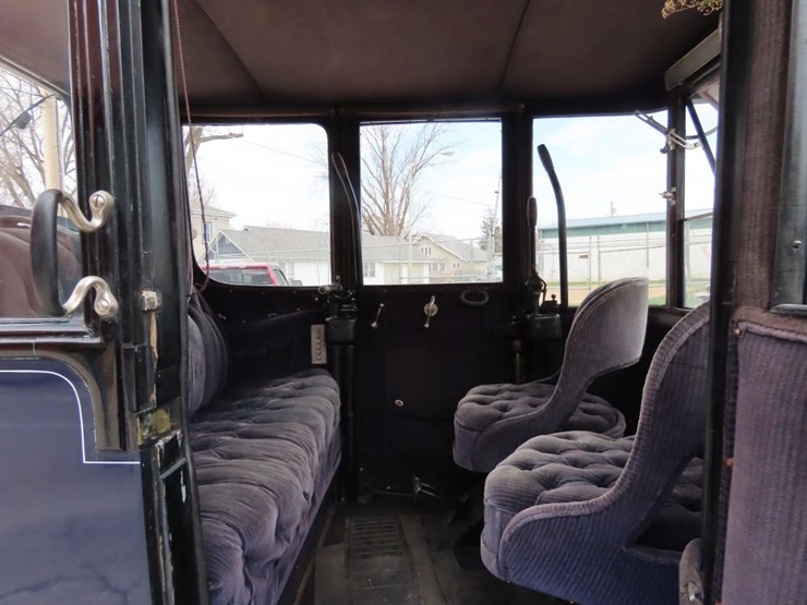 1918-detroit-model-74-brougham-electric-car-image-13