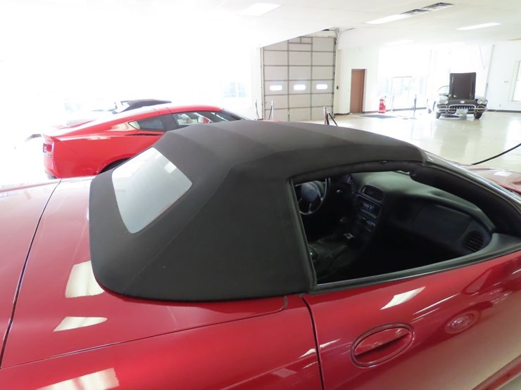 2000-chevrolet-corvette-roadster-image-16