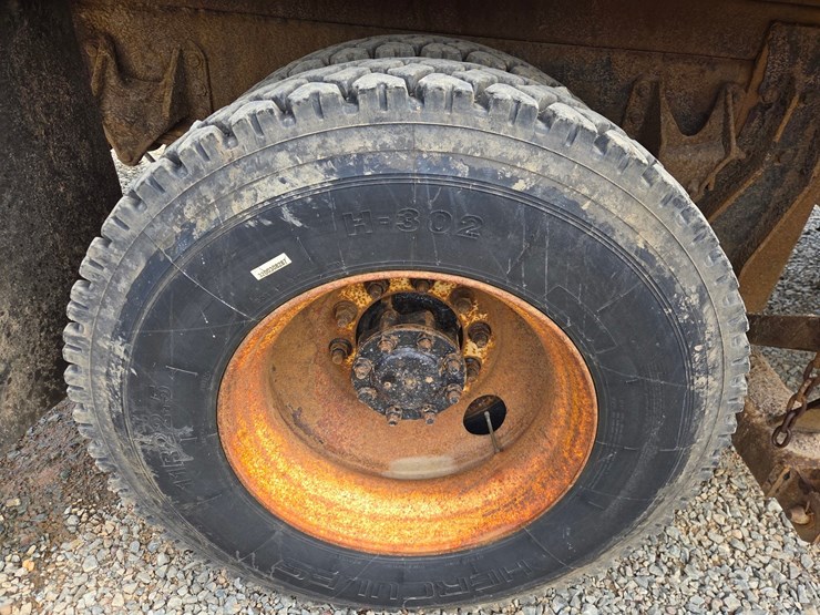 2002-international-7300-image-74