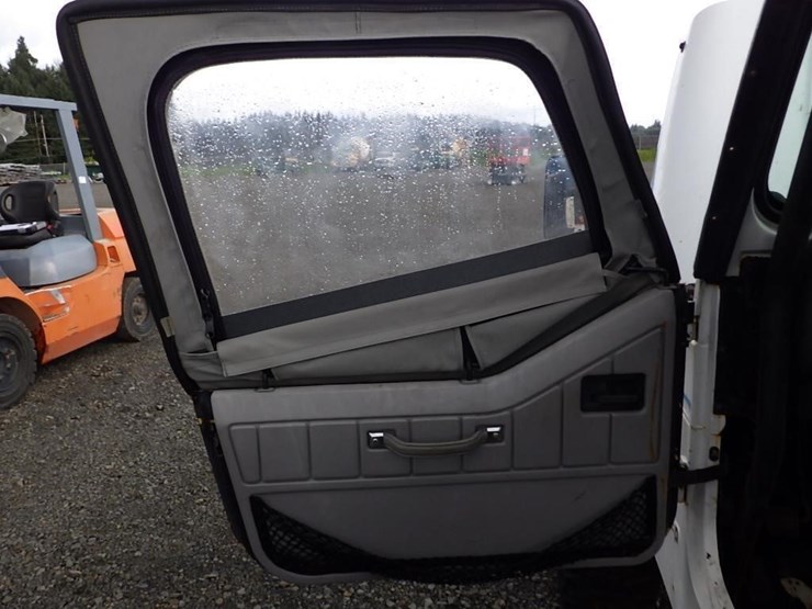 1992-jeep-wrangler-image-22