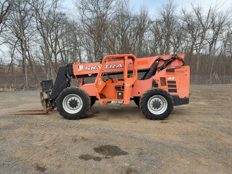 2018-sky-trak-8042-image-2