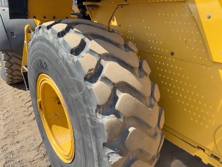 2016-caterpillar-938m-image-16