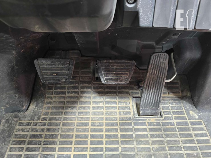 2019-caterpillar-gp25n-image-15