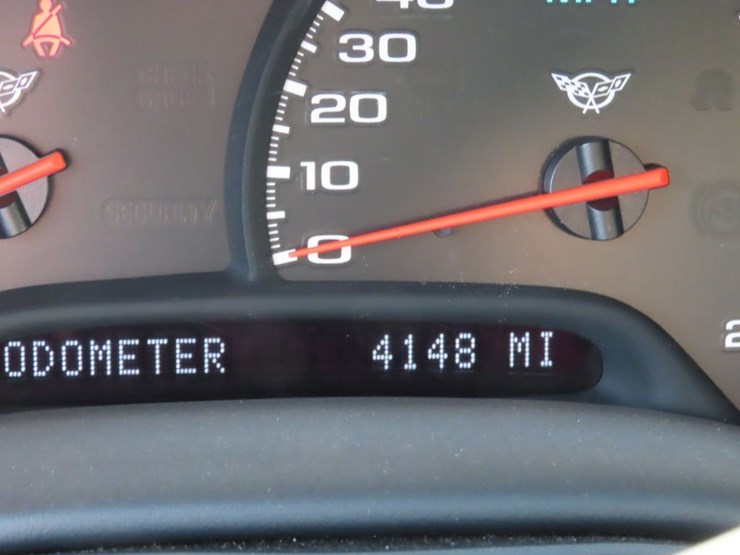 2000-chevrolet-corvette-roadster-image-13