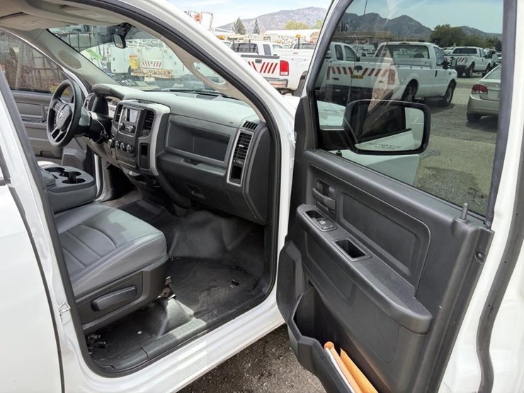 2016-dodge-1500-image-9