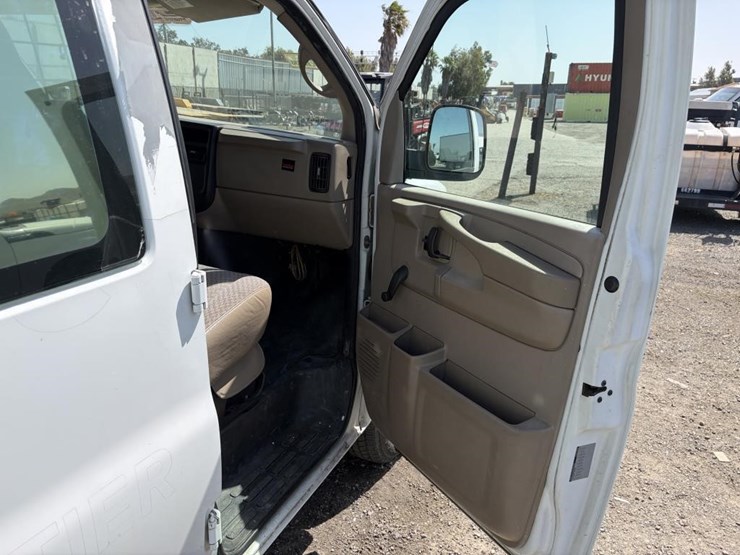 2007-chevrolet-express-2500-image-10