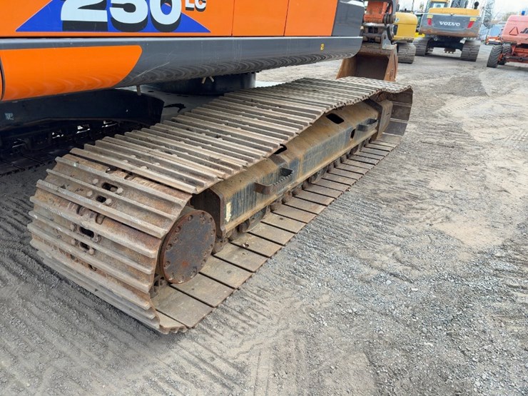 2018-hitachi-zx250-lc-6n-----image-23