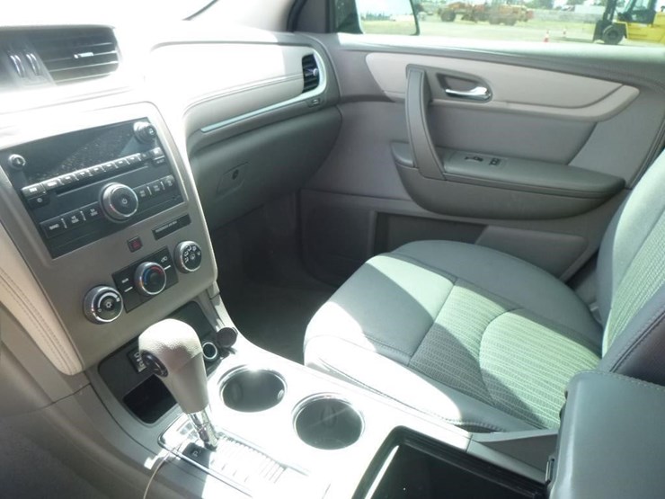 2015-chevrolet-traverse-image-10