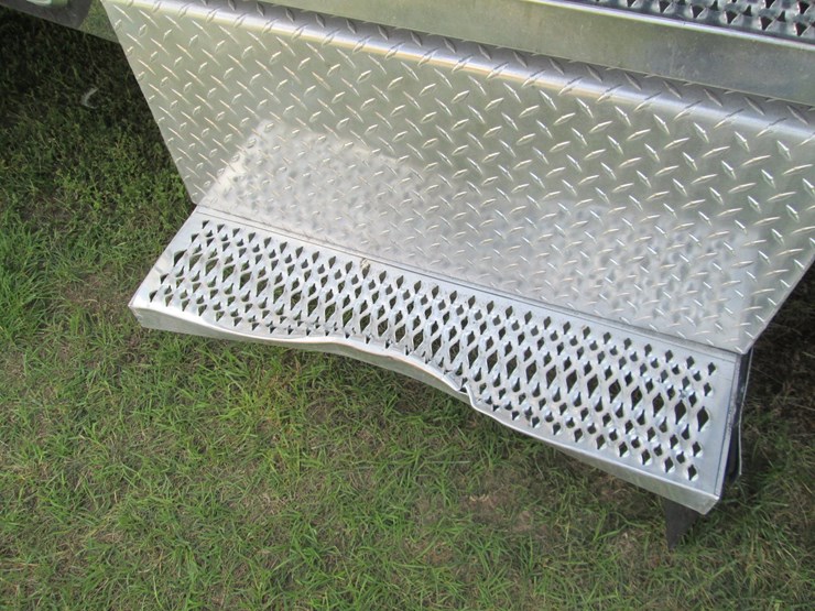 2008-peterbilt-389-image-35