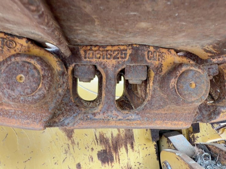 2016-caterpillar-d6k2-xl-image-18