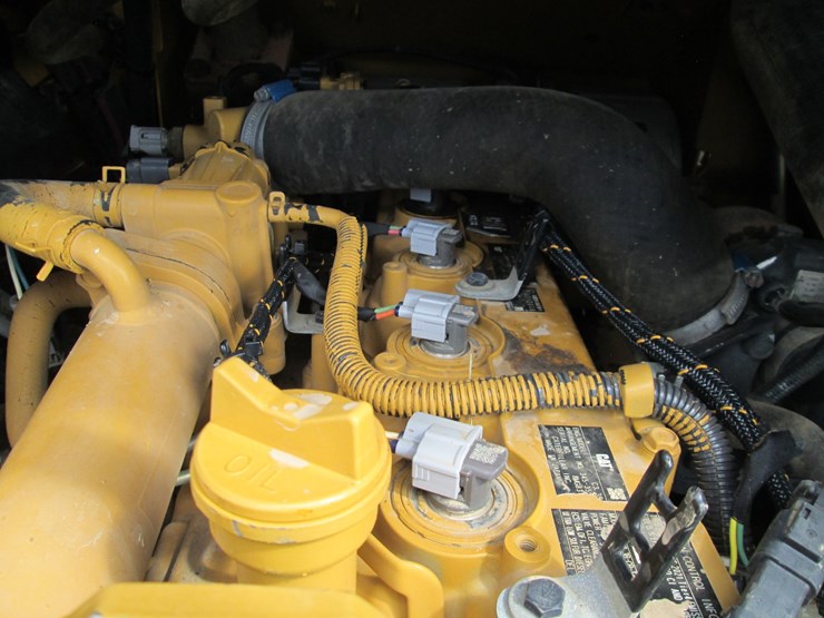 2022-caterpillar-259d3-image-18