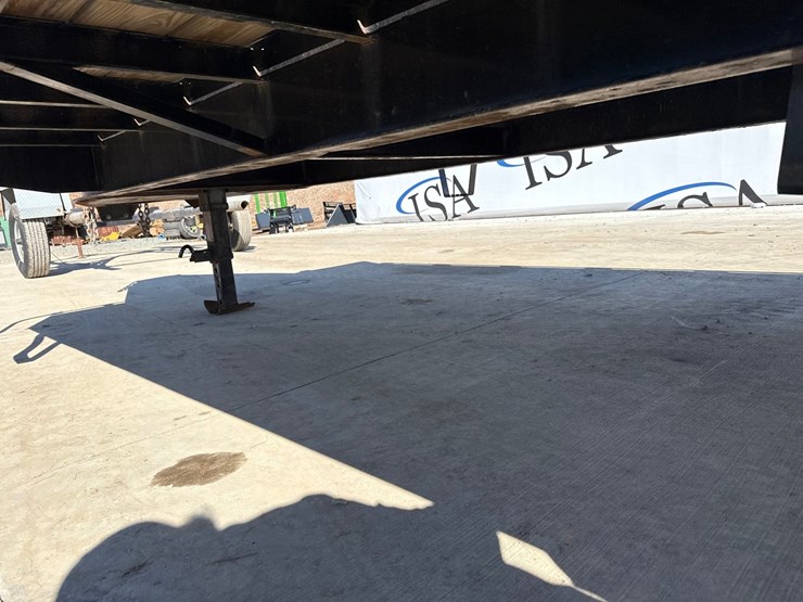 2018-massey-ferguson-8-image-23