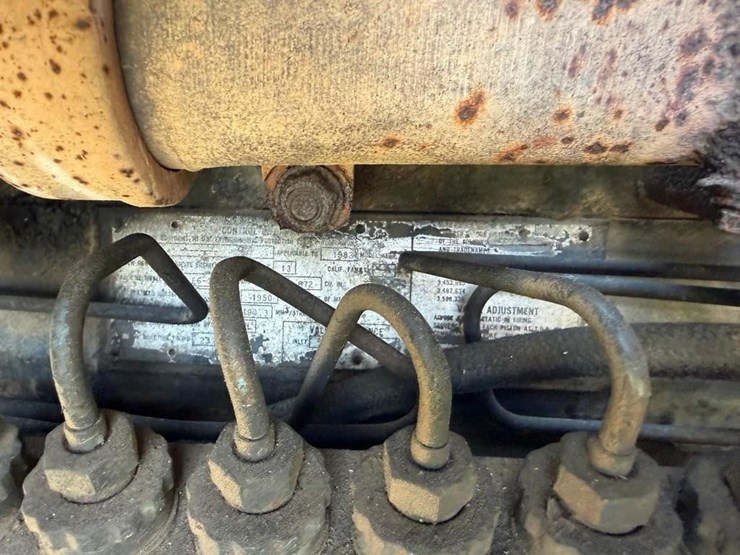 1991-mack-dm690s-image-32