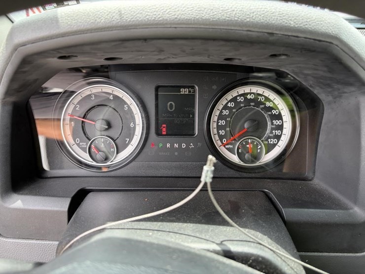 2016-dodge-1500-image-15