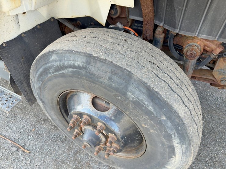 2006-international-7400-image-14